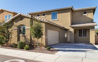 Gorgeous 3 Bed home + den and 2.5 baths in gated community in South Phoenix