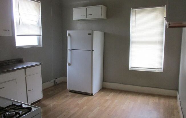 2 beds, 1 bath, $750, Unit Unit 1