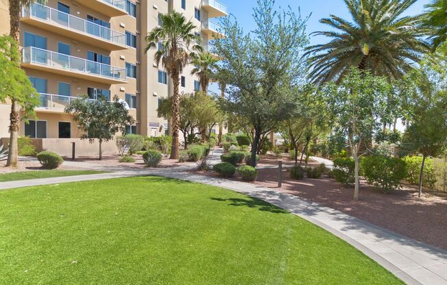 3 beds, 3.5 baths, $3,200, Unit UNIT 1819