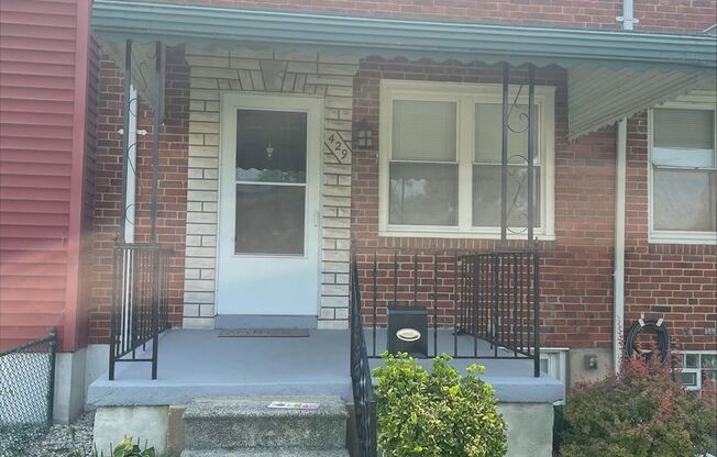 Charming 2 Bedroom Townhome in Dundalk!