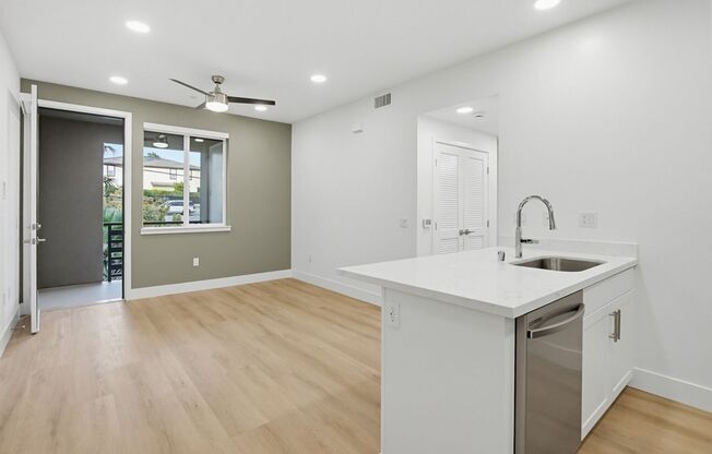 2 beds, 2 baths, 725 sqft, $2,195, Unit 1105