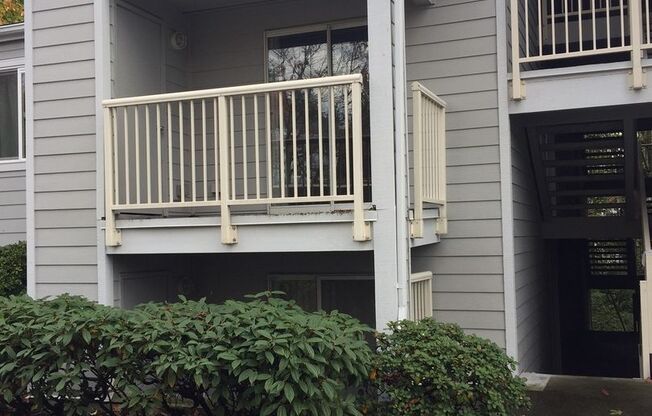 2 Bed 1 Bath Condo Renton Highlands