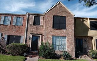 5762 MAPLE HL DR