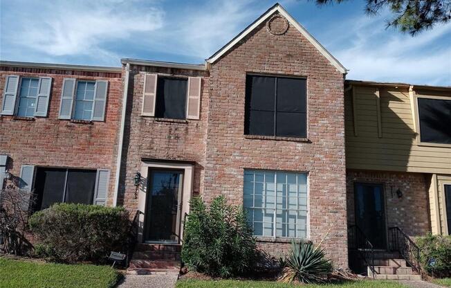5762 MAPLE HL DR