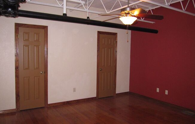 3 beds, 2 baths, 1,300 sqft, $1,525, Unit AW 111