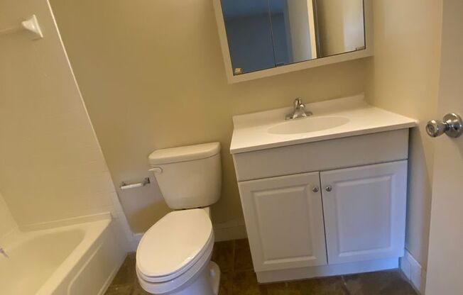 1 bed, 1 bath, 625 sqft, $1,220, Unit G10