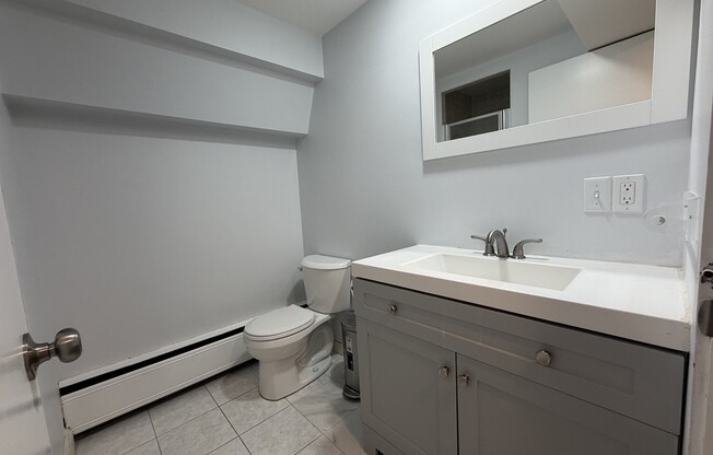 3 beds, 2 baths, 1,100 sqft, $3,500, Unit B
