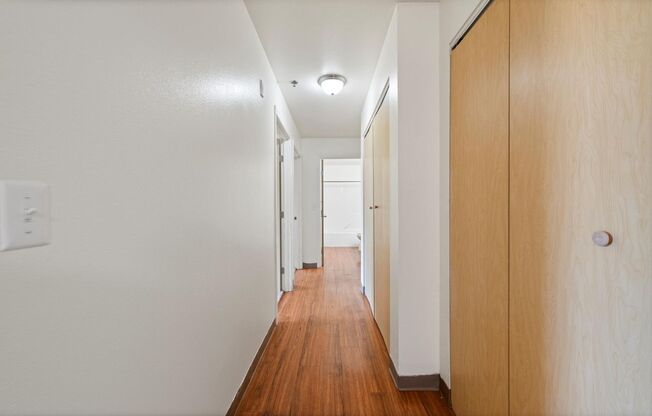 2 beds, 1 bath, 910 sqft, $1,430, Unit K204