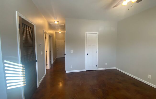 2 beds, 1 bath, 650 sqft, $1,050