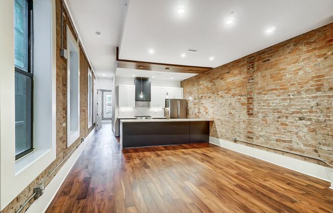 12-14 E 15th St