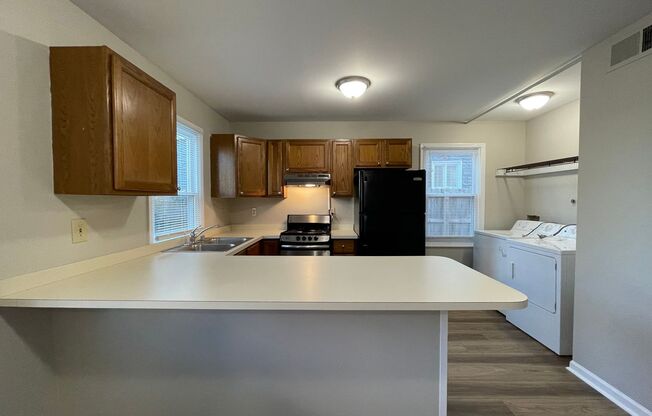 3 beds, 1.5 baths, 900 sqft, $1,300, Unit Unit 1