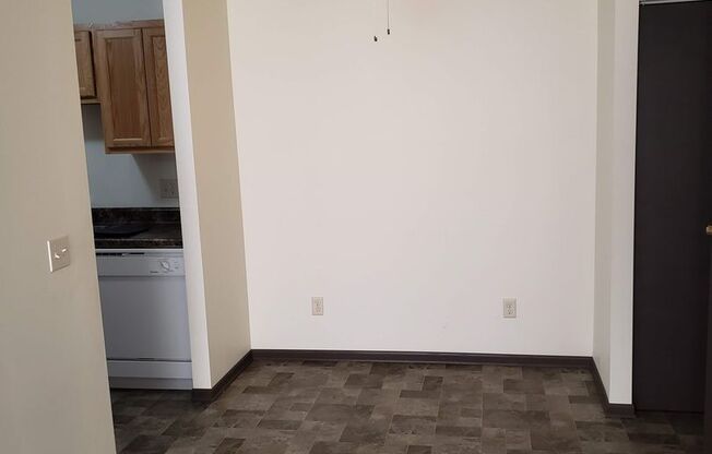 1 bed, 1 bath, 700 sqft, $1,250