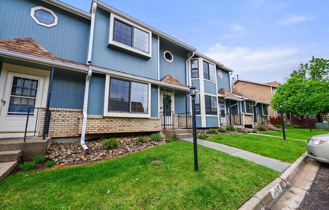 3 Bedroom Townhouse Close To Ft. Carson