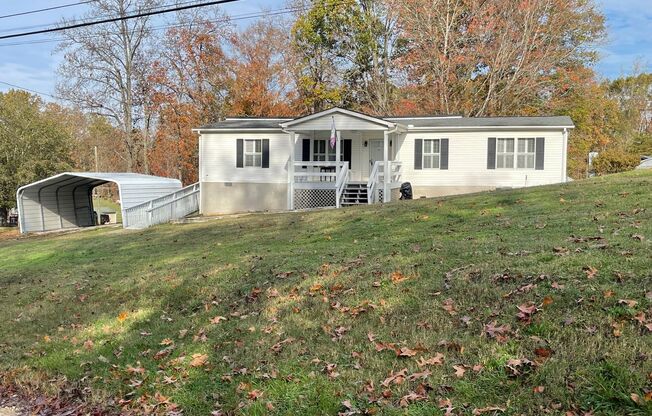 Lovely 3-Bedroom Home with Spacious Yard & Deck in Peaceful Strawberry Plains, TN