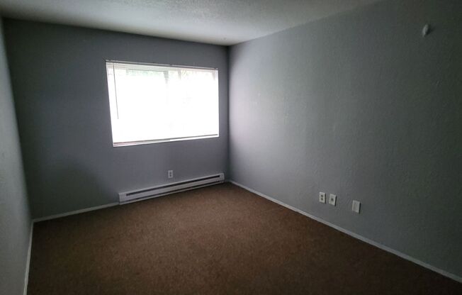 6 beds, 1.5 baths, $5,250, Unit Apt 26 - 26A