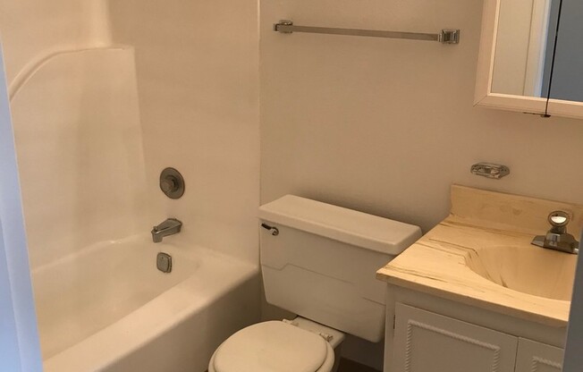 1 bed, 1 bath, 700 sqft, $1,225, Unit 30