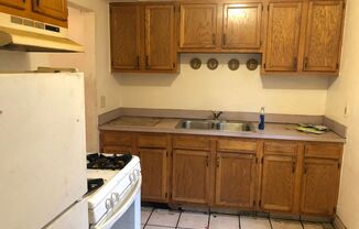 2 beds, 1.5 baths, $950, Unit APARTMENT 10