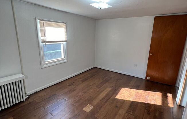 2 beds, 1 bath, $800, Unit 1156 B