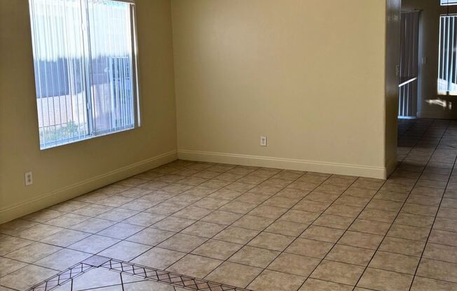 MOVE-IN READY 3BR/2BA SINGLE FAMILY HOME IN LAS VEGAS