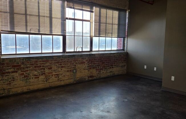 2 beds, 2 baths, 1,100 sqft, $898, Unit 617