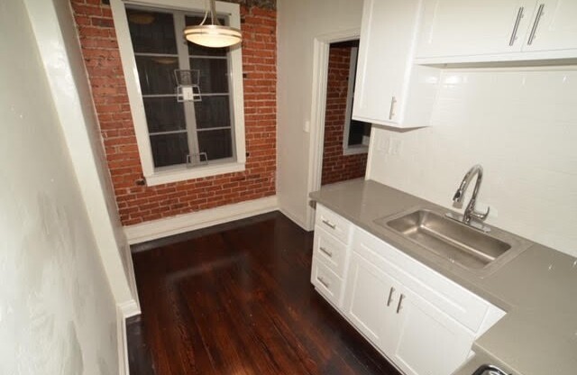 Studio, 1 bath, 400 sqft, $1,450