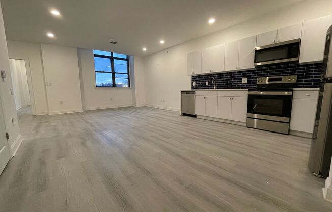 1 bed, 1 bath, 950 sqft, $1,175, Unit 218
