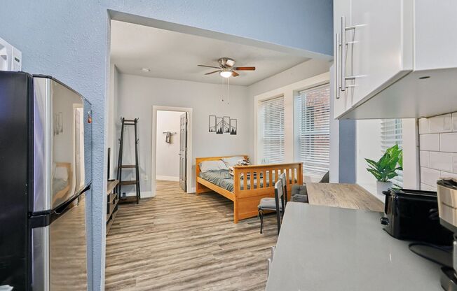 Studio, 1 bath, 375 sqft, $1,425, Unit 209