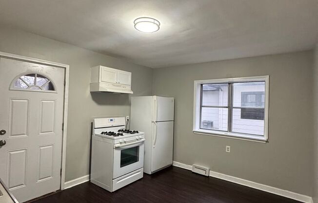 1 bed, 1 bath, $1,000, Unit 18335 1S