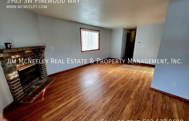 3965 SW PINEWOOD WAY