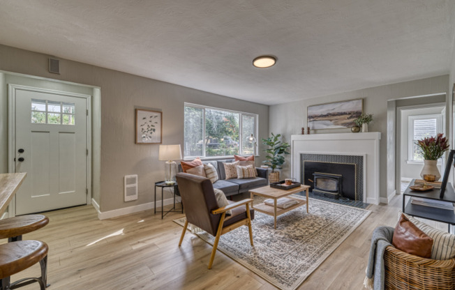 3223 HERREN AVE
