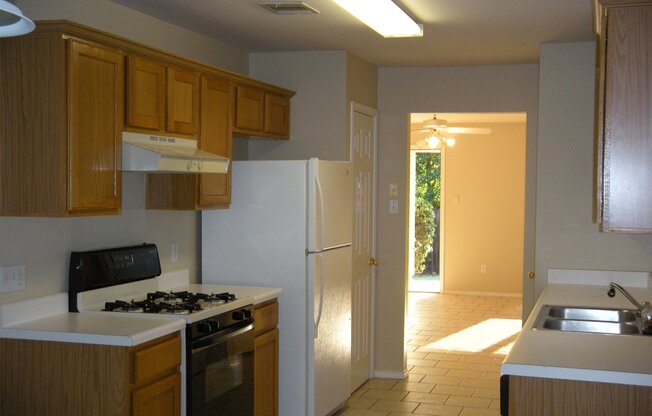 3 beds, 2 baths, $1,750