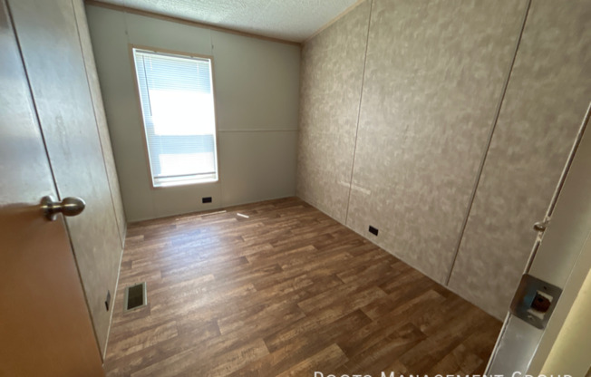 1706 S. Lowry Street
