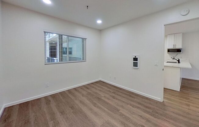 2 beds, 2 baths, 920 sqft, $2,595, Unit 209