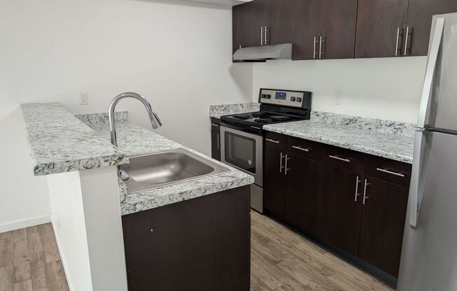 S0607 - Roseland Apartments