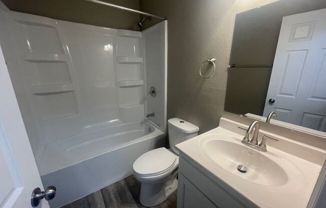 1 bed, 1 bath, 600 sqft, $774, Unit 716