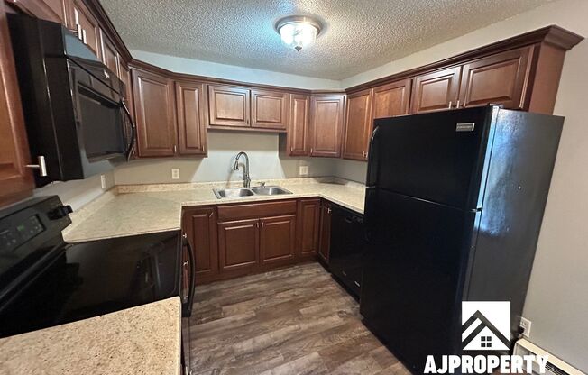 2 beds, 1 bath, 875 sqft, $950, Unit 2109 S Cleveland Ave Sioux Falls, SD Unit 2