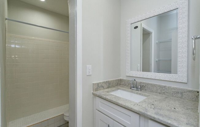 2 beds, 1 bath, $1,547, Unit Unit B