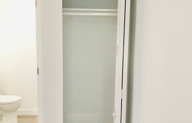 1 bed, 1 bath, 402 sqft, $1,275, Unit 517- (7)
