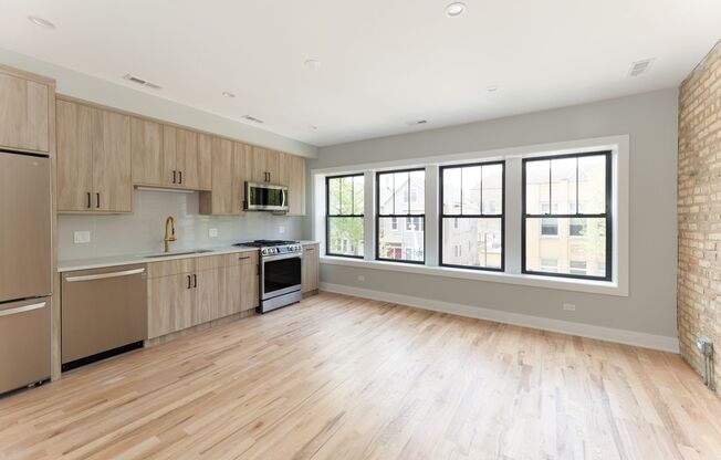2 beds, 1 bath, 922 sqft, $2,950, Unit 2535-2