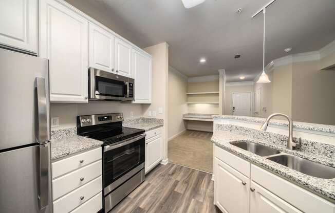Remodeled Kitchen at Abberly Green Apartment Homes, Mooresville
