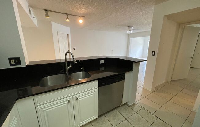 ANNUAL RENTAL 1 BED + DEN/1 BATH AT IBIS CLUB
