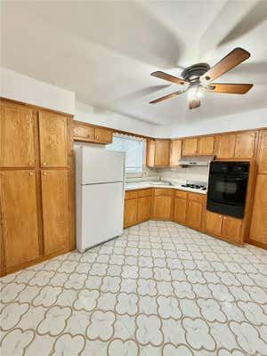 3 beds, 2 baths, $2,500