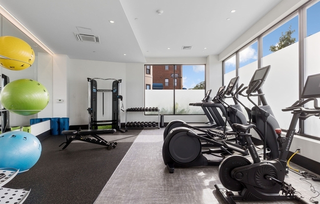 1 bed, 1 bath, 708 sqft, $2,900, Unit 303