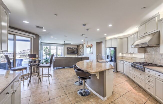 3 beds, 3 baths, $6,995