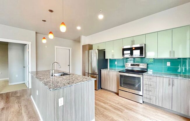2 beds, 1 bath, $3,000