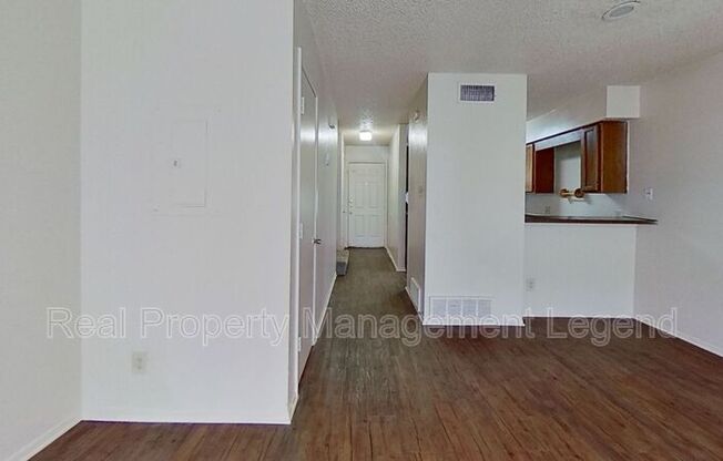8109 SILVER CRK RD