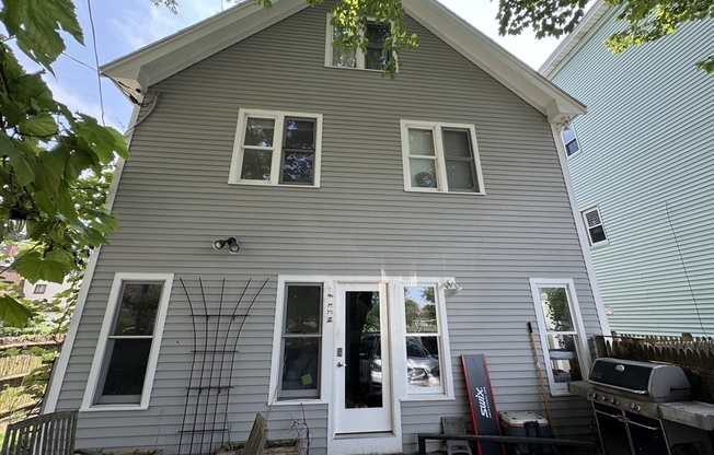12 LINCOLN PKWY