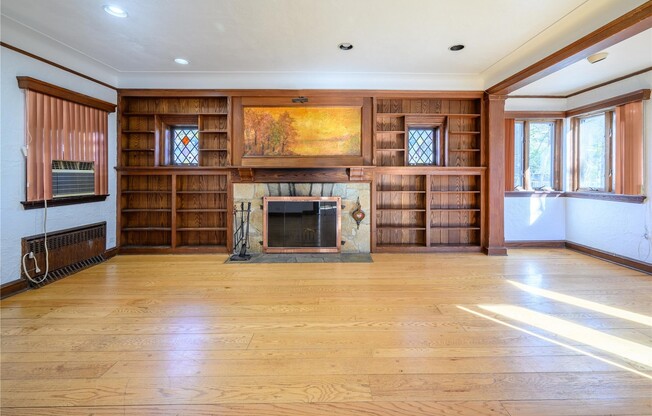 100 HICKS LN