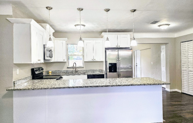 5020 16 AVE N