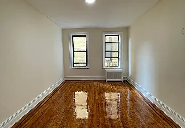 37 15 81 ST